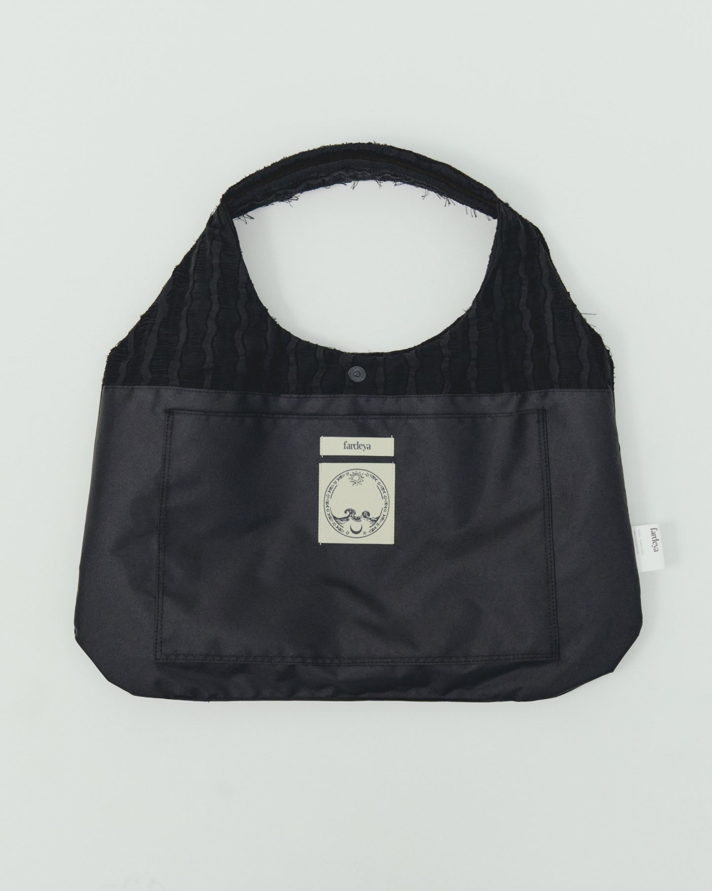 De 001, Shoulder, Hackney Black.