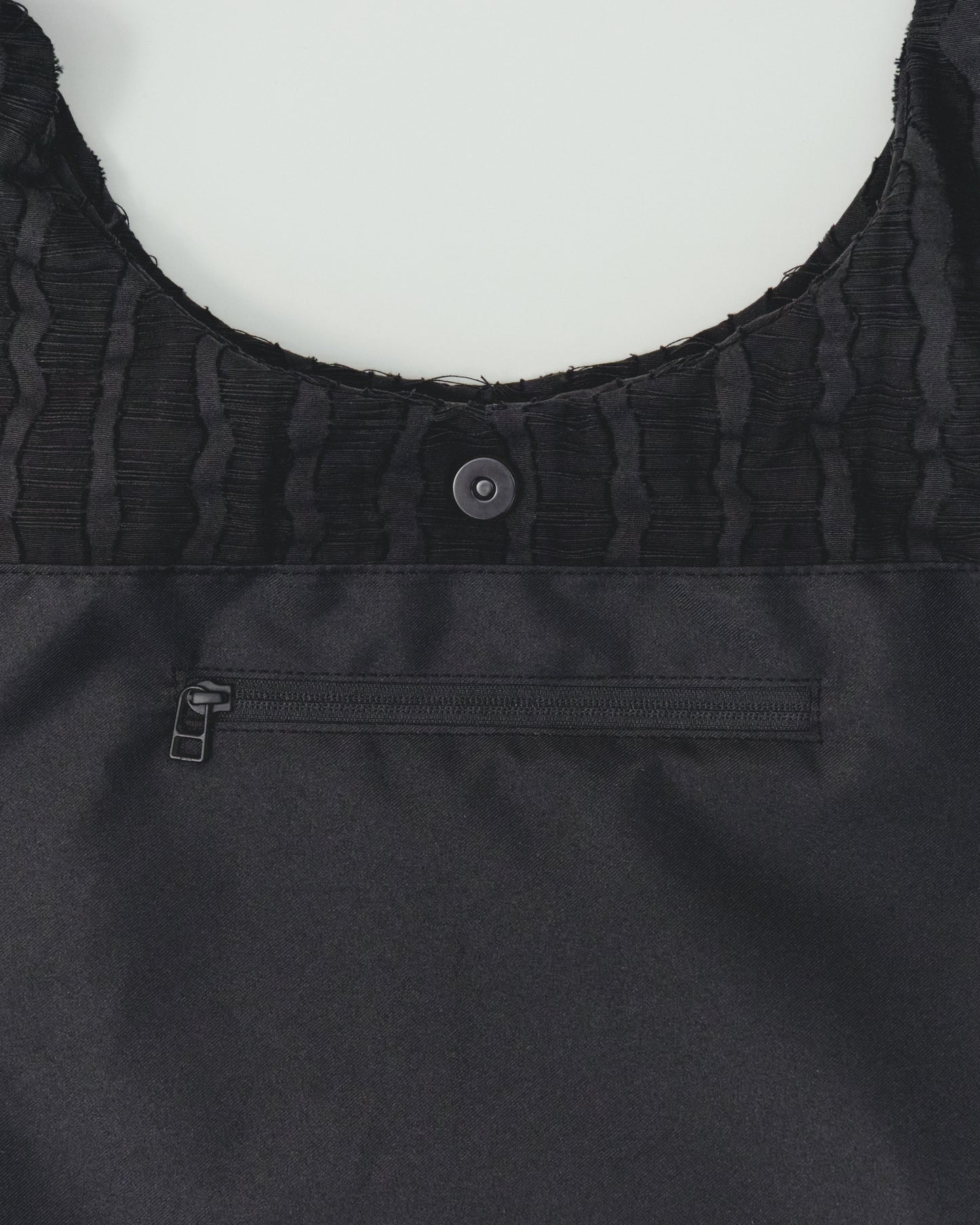 De 001, Shoulder, Hackney Black.